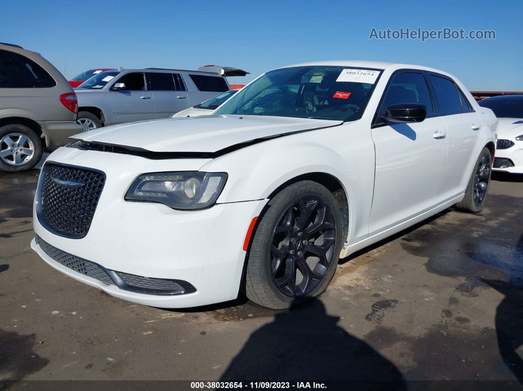 2019 Chrysler 300 Touring Белый vin: 2C3CCAAG6KH569668