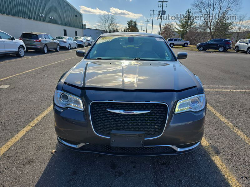 2019 Chrysler 300 Touring vin: 2C3CCAAG6KH654428