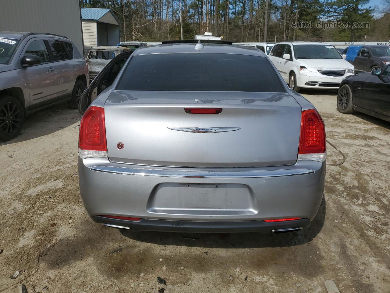 2016 Chrysler 300 Limited Silver vin: 2C3CCAAG7GH206674