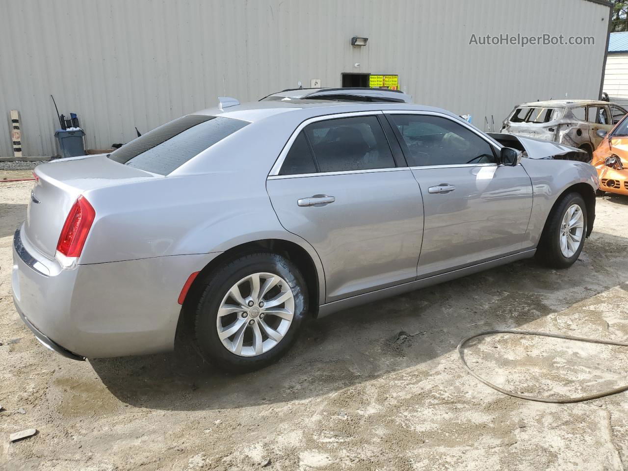 2016 Chrysler 300 Limited Silver vin: 2C3CCAAG7GH206674