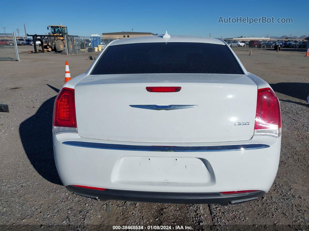 2017 Chrysler 300 Limited White vin: 2C3CCAAG7HH538552