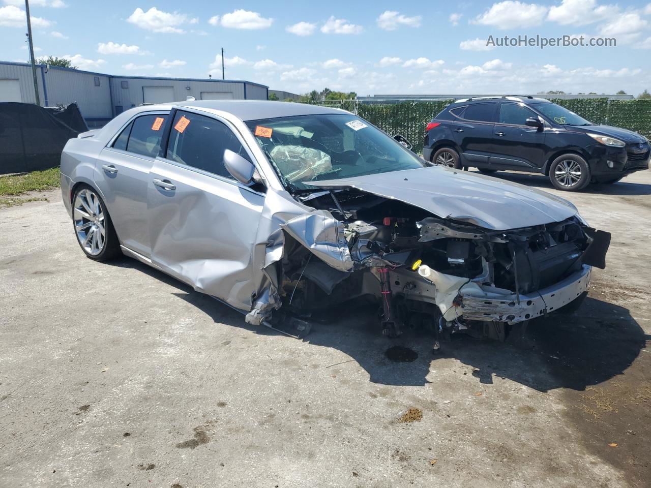 2017 Chrysler 300 Limited Silver vin: 2C3CCAAG7HH540169