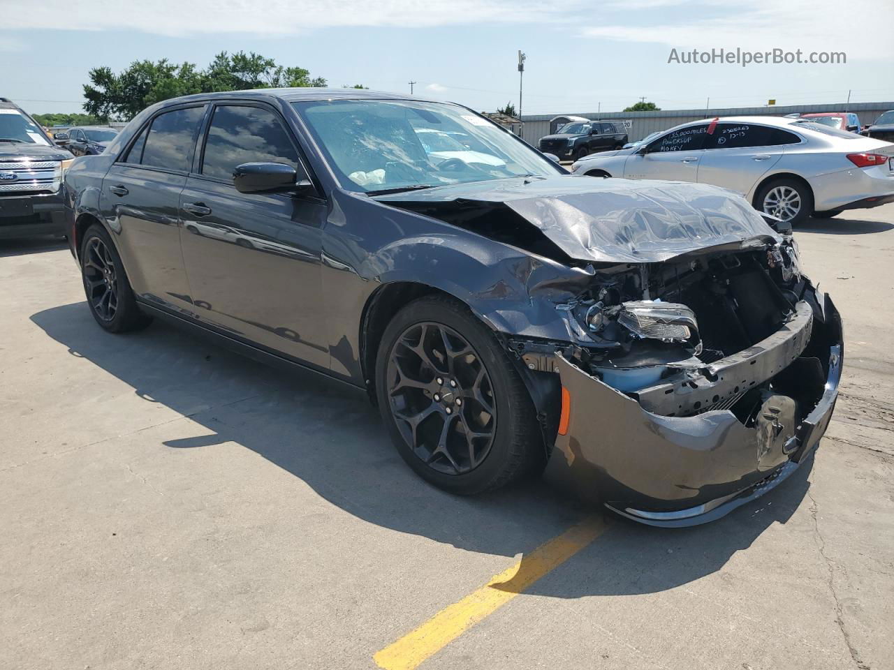 2019 Chrysler 300 Touring Gray vin: 2C3CCAAG7KH758152