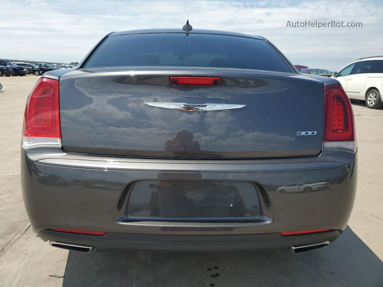 2019 Chrysler 300 Touring Gray vin: 2C3CCAAG7KH758152