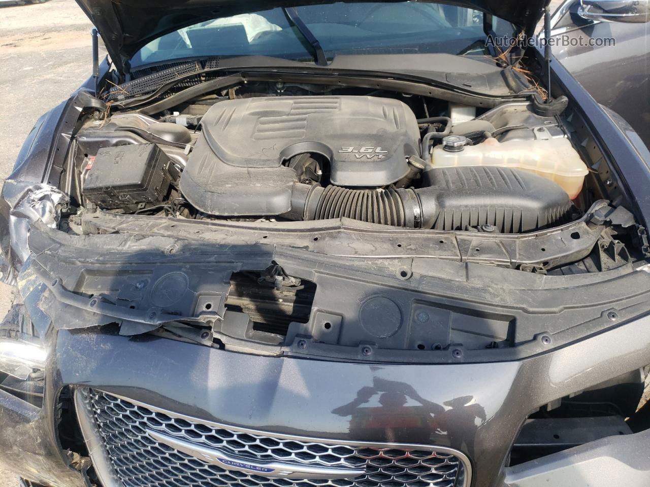 2019 Chrysler 300 Touring Gray vin: 2C3CCAAG7KH760886