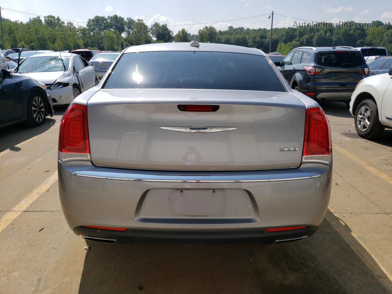 2016 Chrysler 300 Limited Silver vin: 2C3CCAAG8GH229803