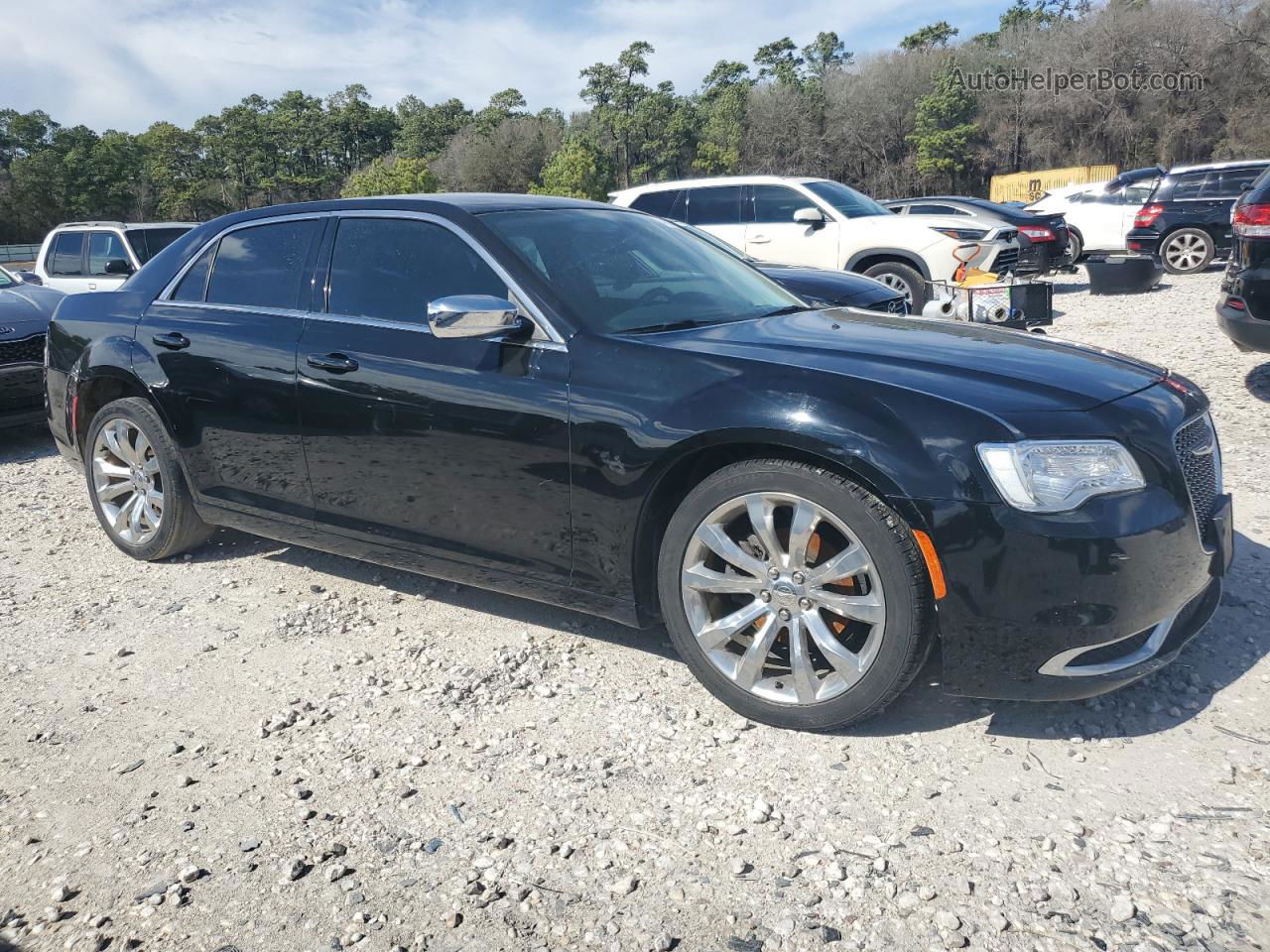 2019 Chrysler 300 Touring Black vin: 2C3CCAAG8KH602332