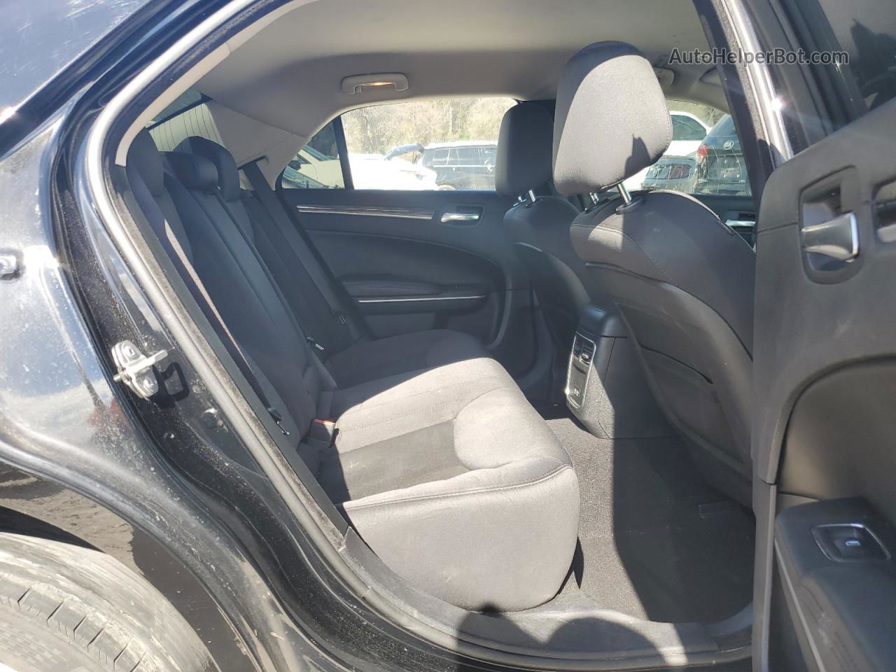 2019 Chrysler 300 Touring Black vin: 2C3CCAAG8KH602332