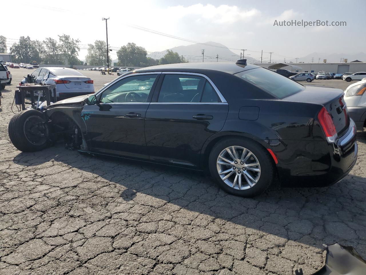 2019 Chrysler 300 Touring Black vin: 2C3CCAAG9KH517290