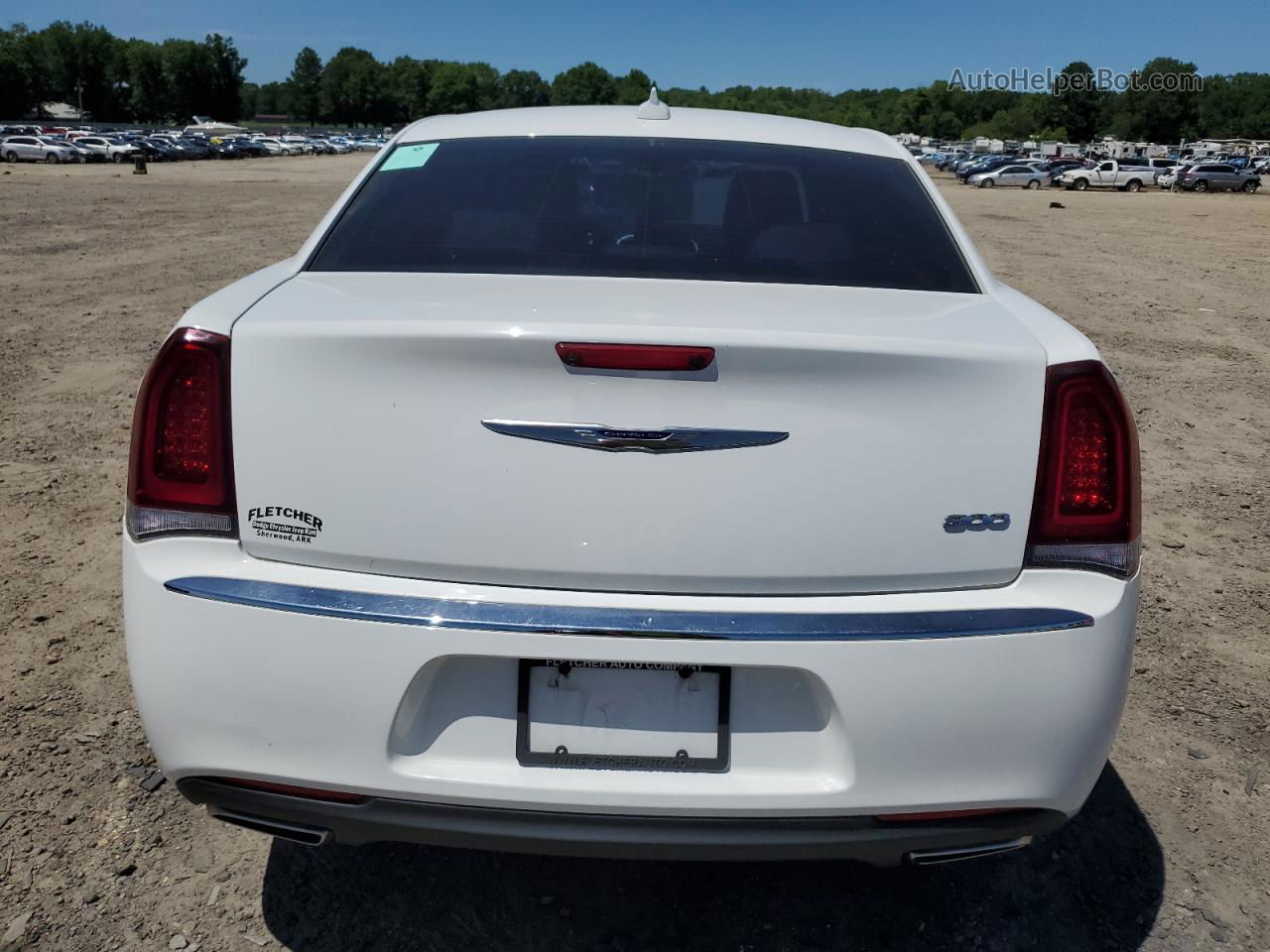 2019 Chrysler 300 Touring White vin: 2C3CCAAG9KH548183