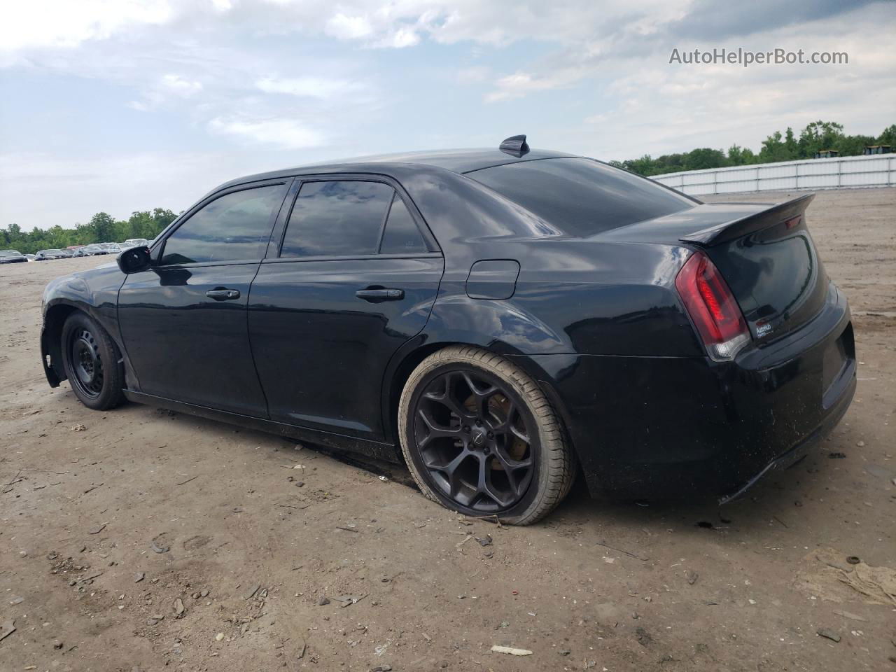 2019 Chrysler 300 Touring Black vin: 2C3CCAAG9KH590305