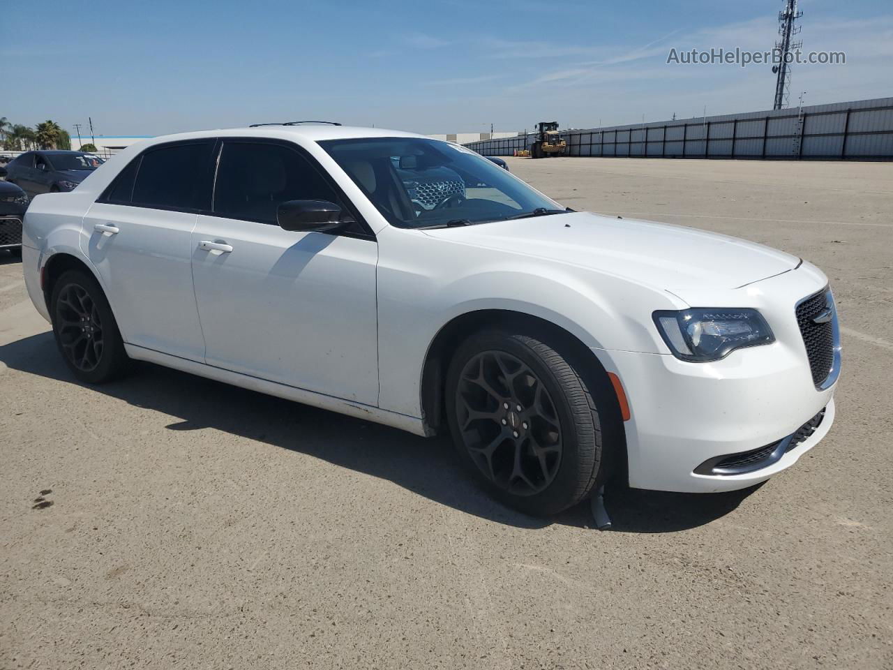 2019 Chrysler 300 Touring White vin: 2C3CCAAG9KH637008