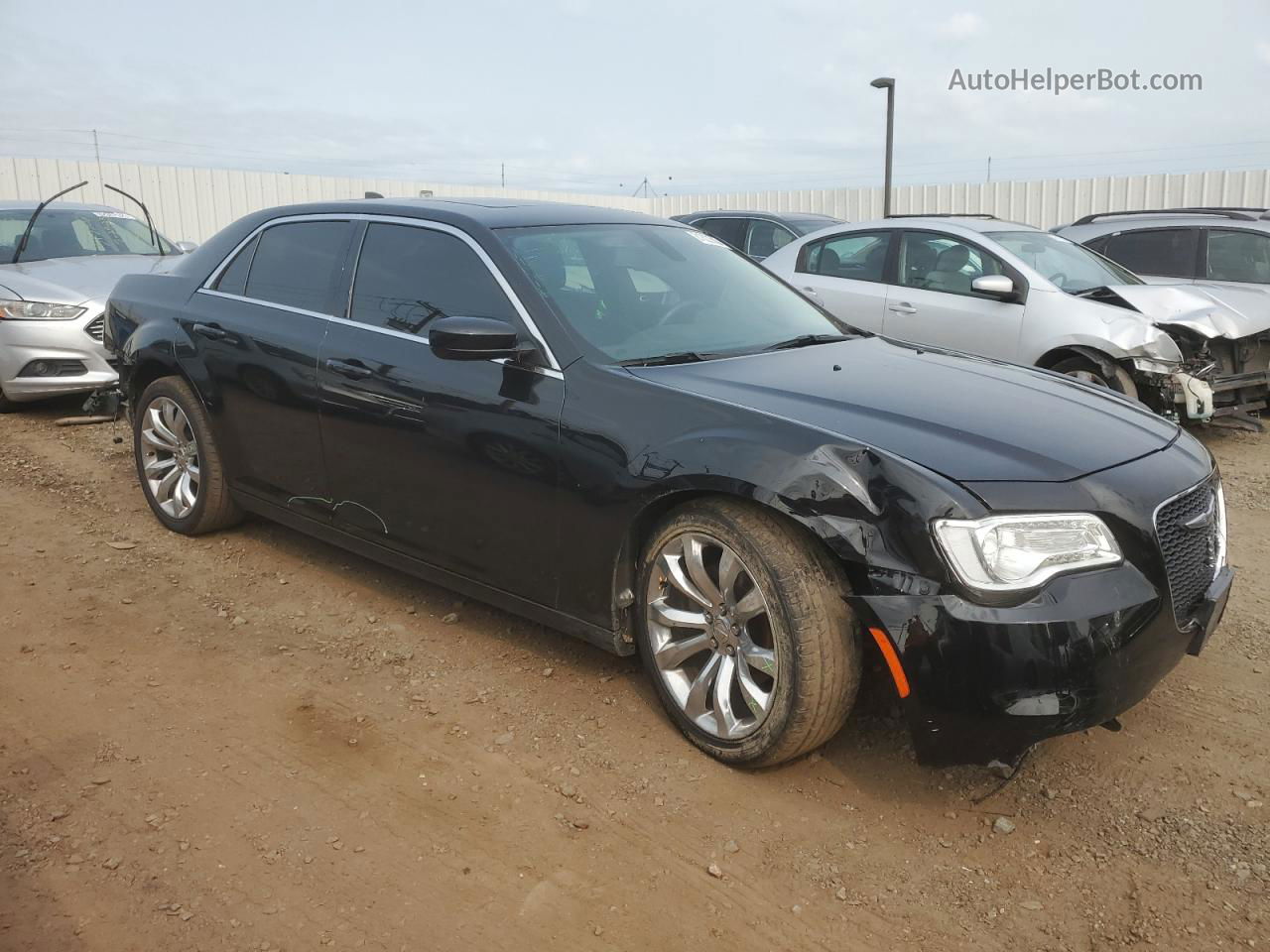 2019 Chrysler 300 Touring Black vin: 2C3CCAAG9KH728828