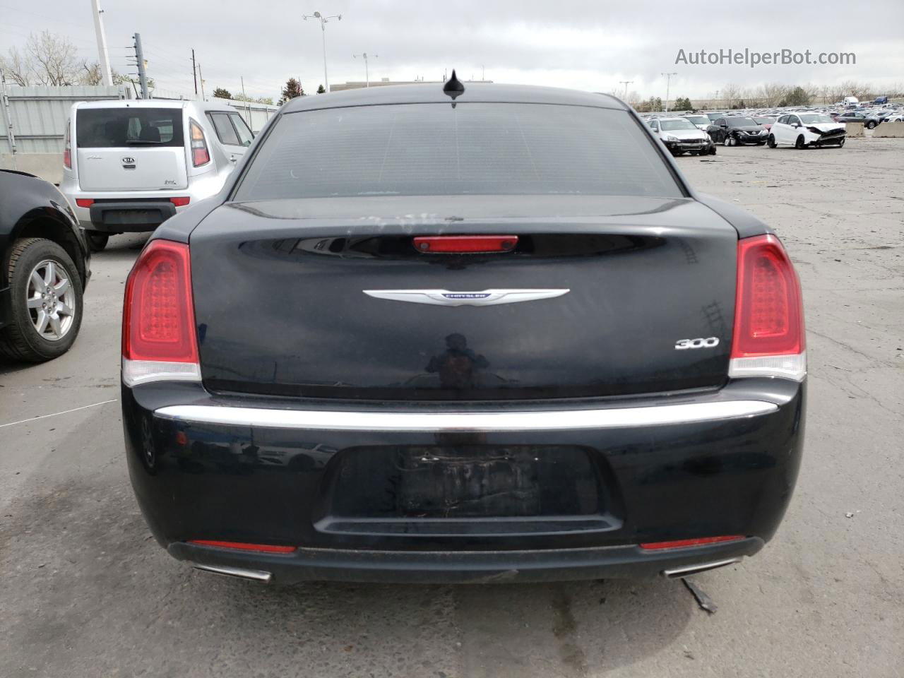 2019 Chrysler 300 Touring Black vin: 2C3CCAAG9KH755561