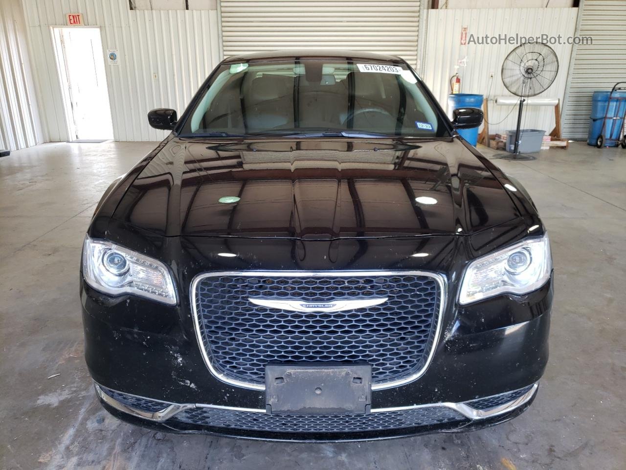 2019 Chrysler 300 Touring Black vin: 2C3CCAAGXKH590474