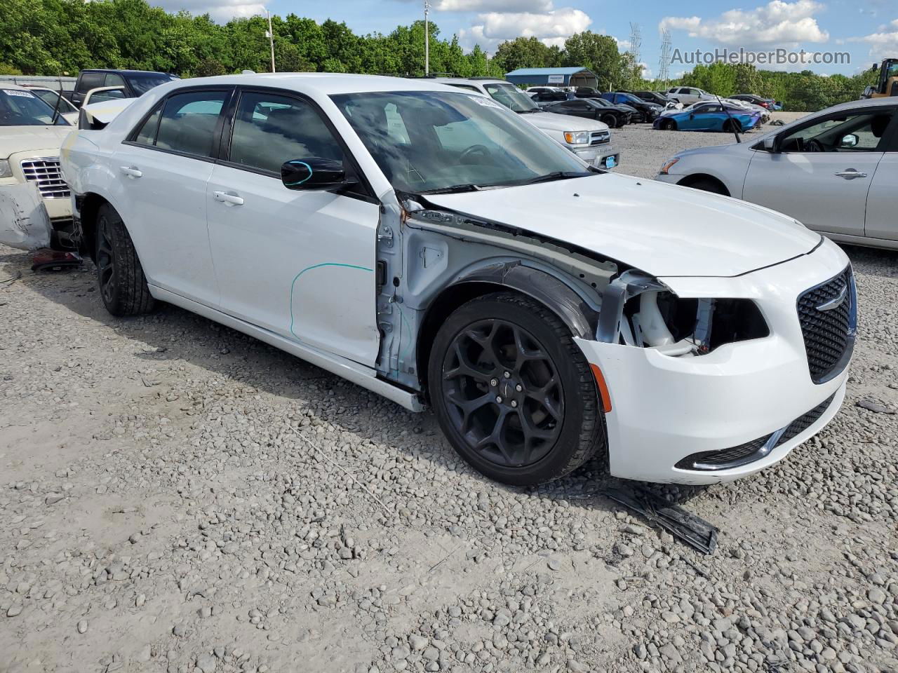 2019 Chrysler 300 Touring Белый vin: 2C3CCAAGXKH614157