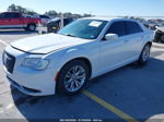 2019 Chrysler 300 Touring L White vin: 2C3CCAAGXKH693796