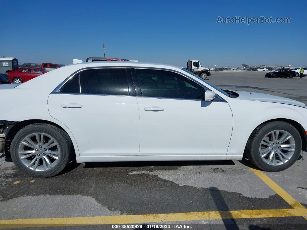 2019 Chrysler 300 Touring L White vin: 2C3CCAAGXKH693796