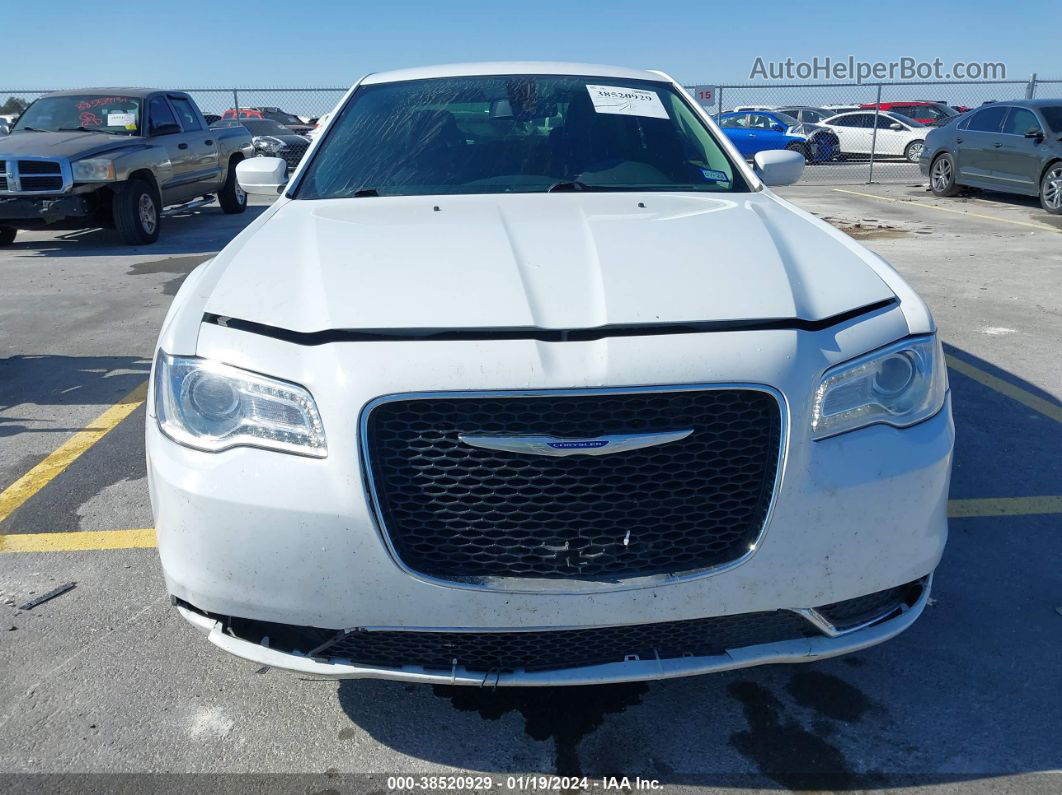 2019 Chrysler 300 Touring L White vin: 2C3CCAAGXKH693796