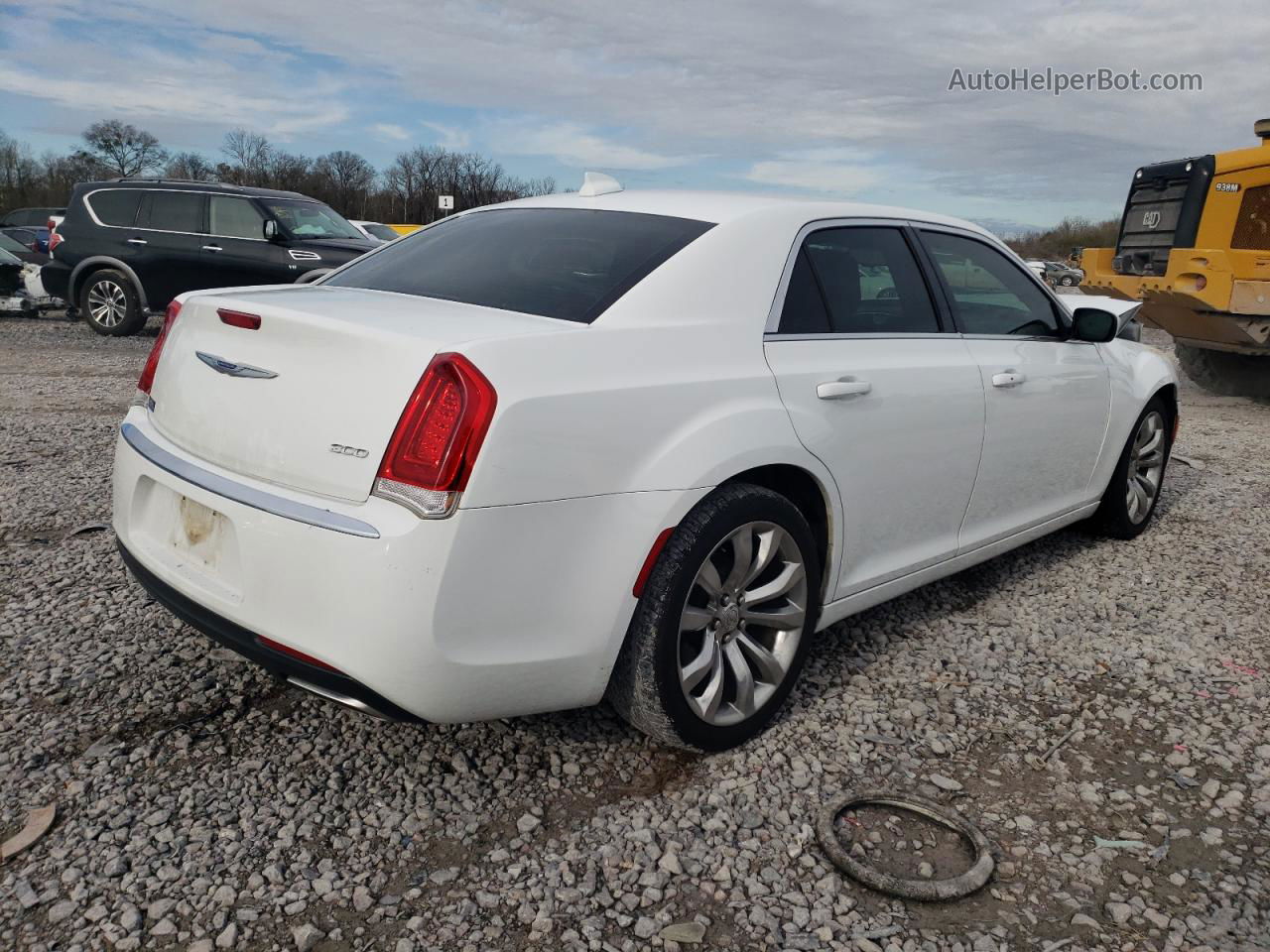 2019 Chrysler 300 Touring White vin: 2C3CCAAGXKH693961