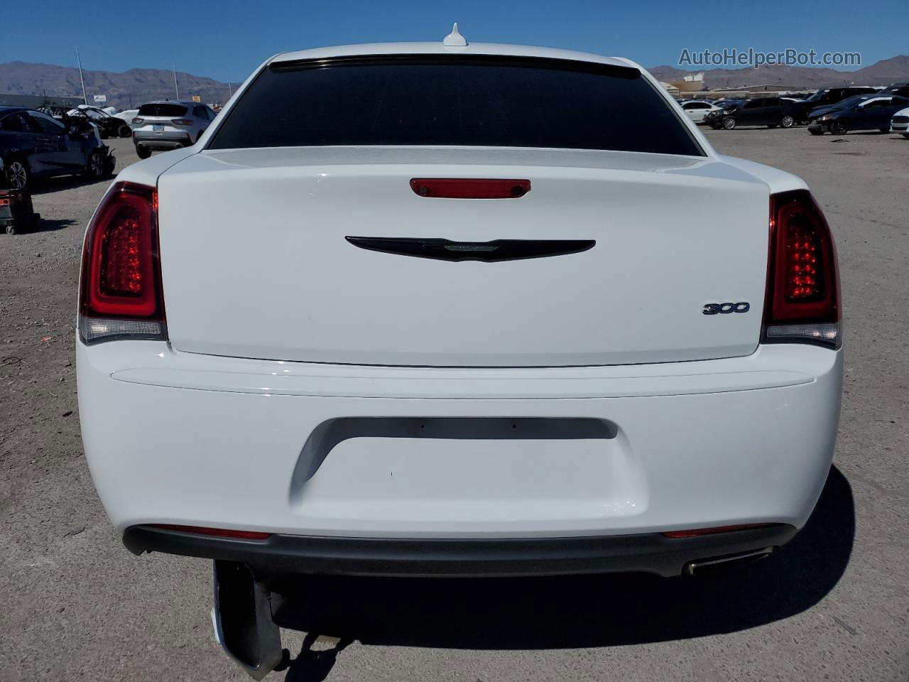 2019 Chrysler 300 Touring White vin: 2C3CCAAGXKH740695