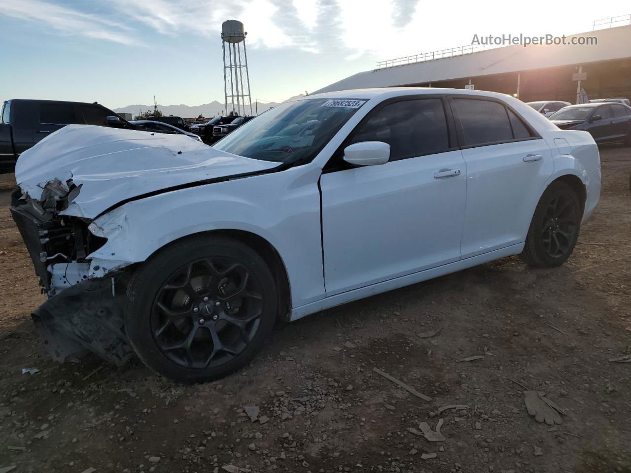 2019 Chrysler 300 S White vin: 2C3CCABG0KH585430