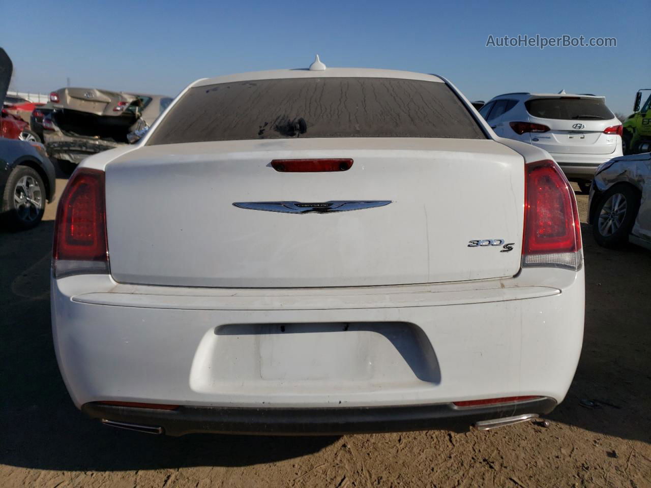 2019 Chrysler 300 S White vin: 2C3CCABG1KH515905