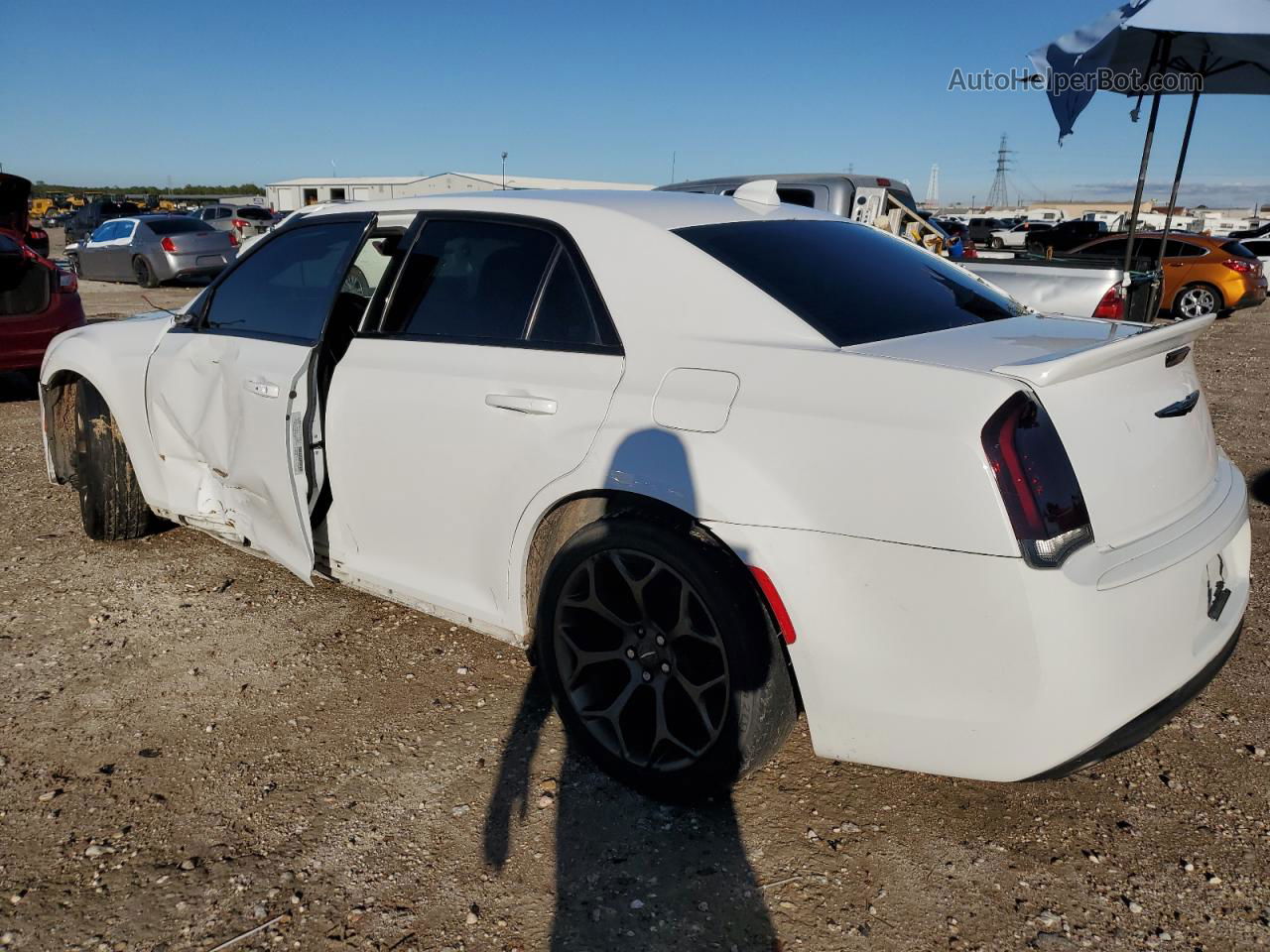 2017 Chrysler 300 S White vin: 2C3CCABG2HH668768