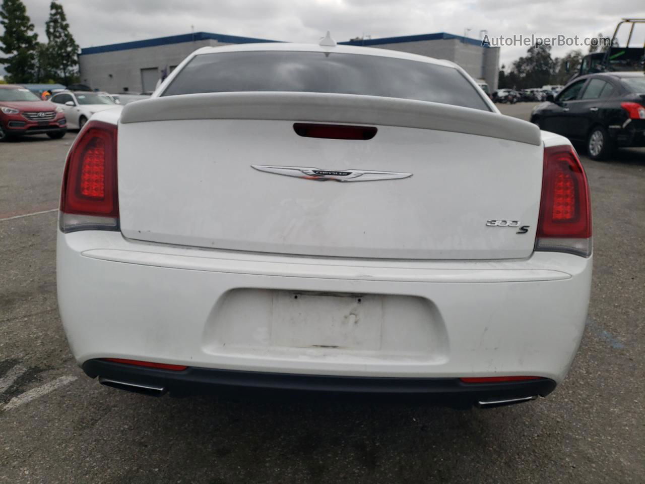 2017 Chrysler 300 S White vin: 2C3CCABG3HH526669