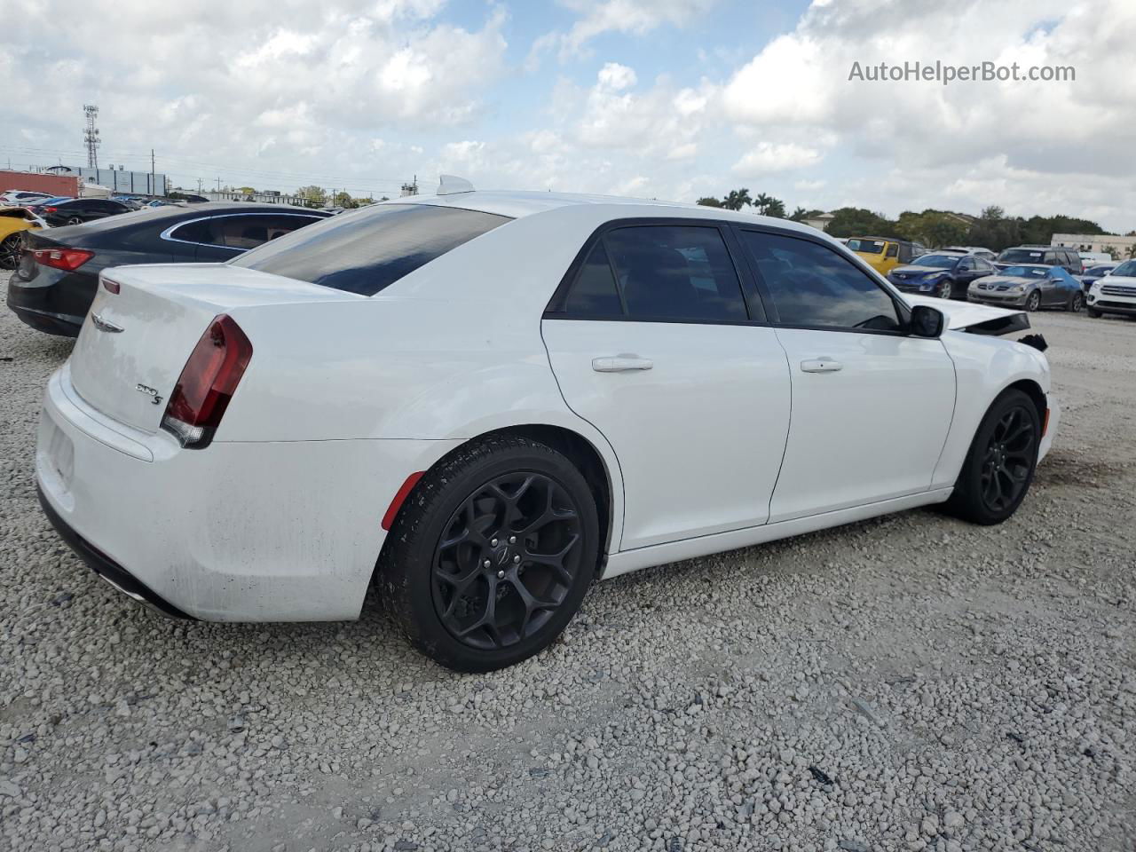 2019 Chrysler 300 S Белый vin: 2C3CCABG4KH708145