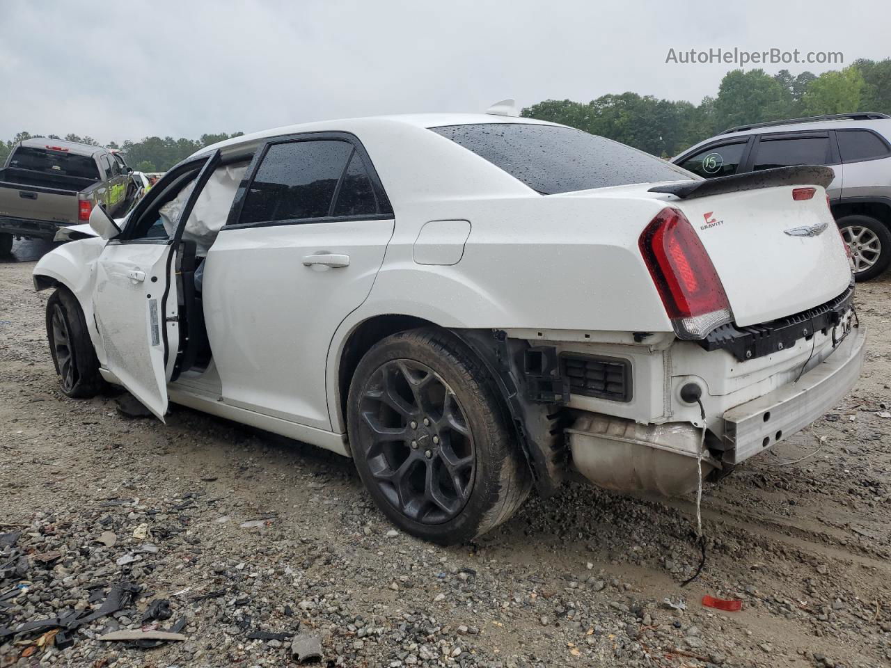 2019 Chrysler 300 S White vin: 2C3CCABG5KH515857