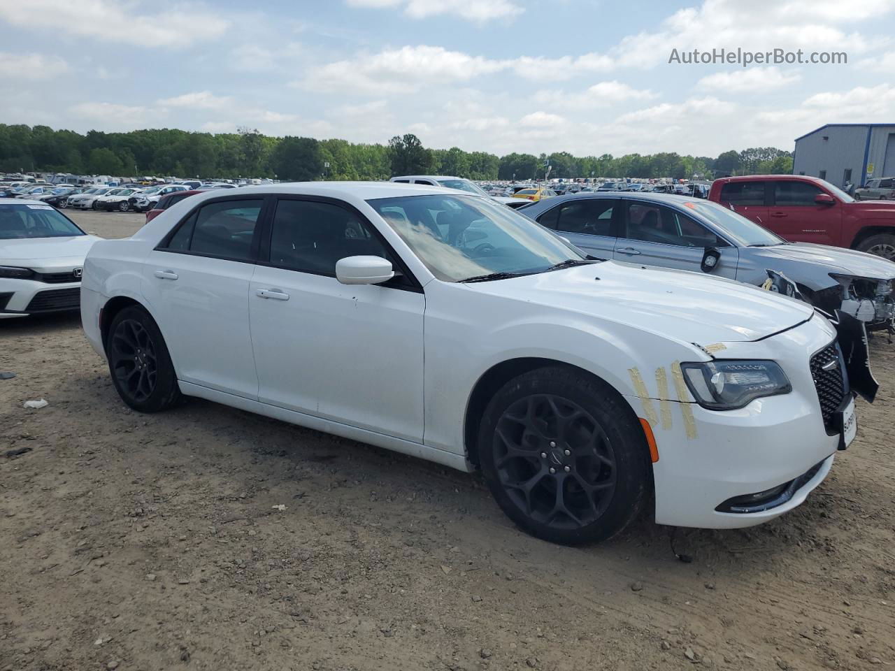 2019 Chrysler 300 S White vin: 2C3CCABG5KH682753