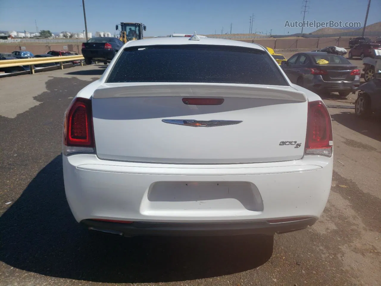 2019 Chrysler 300 S White vin: 2C3CCABG6KH601033