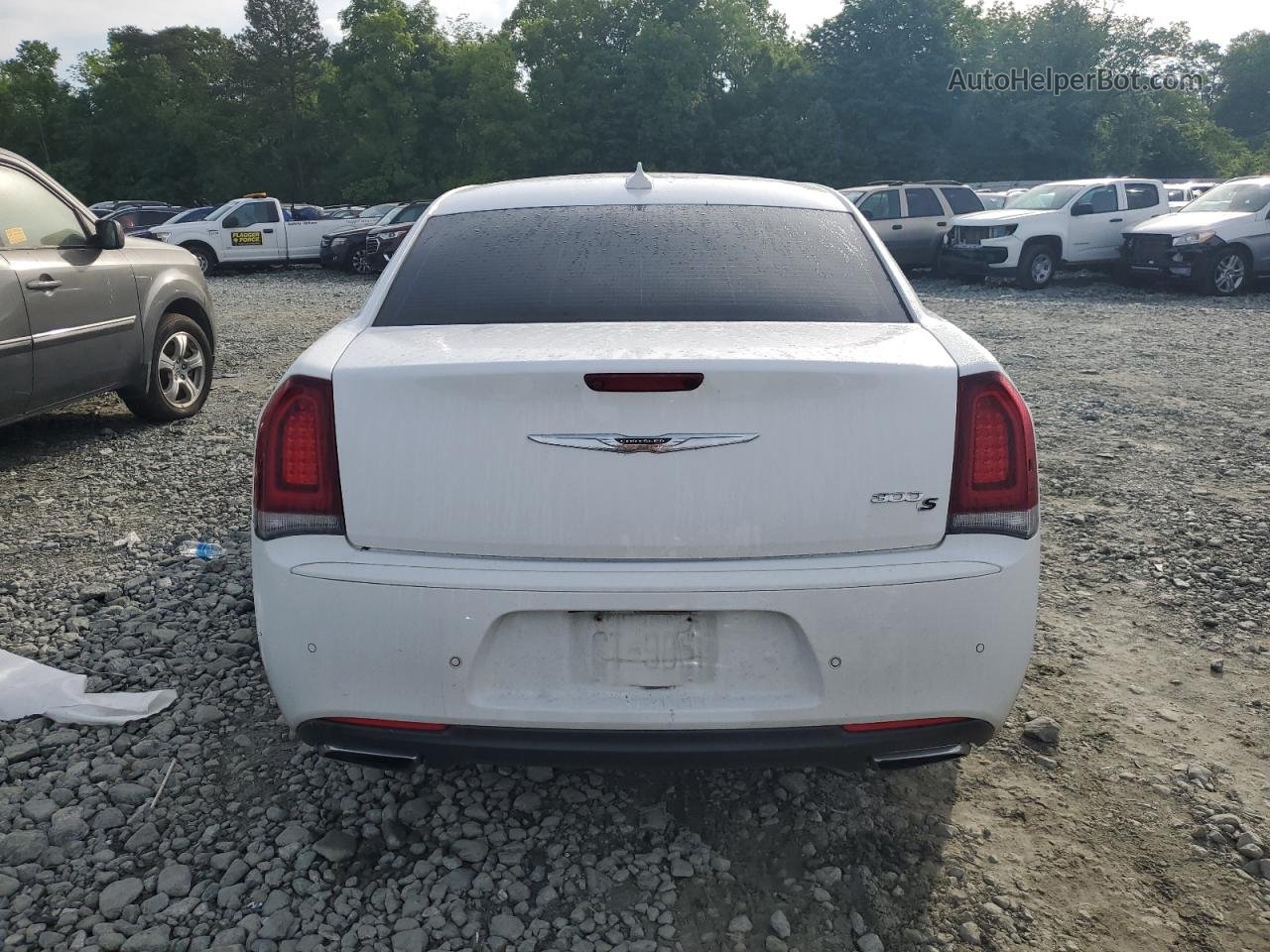 2017 Chrysler 300 S White vin: 2C3CCABG7HH603625