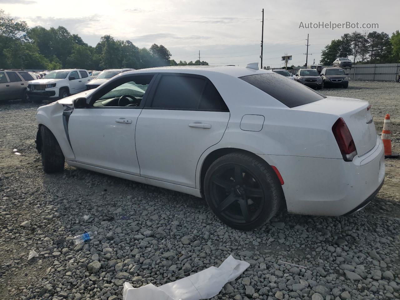 2017 Chrysler 300 S White vin: 2C3CCABG7HH603625