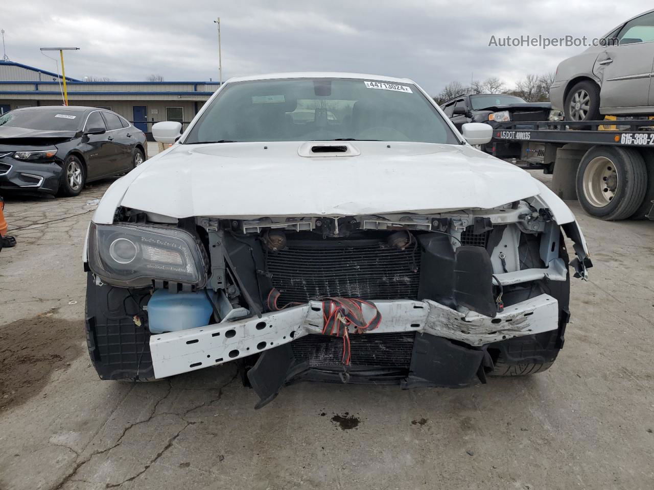 2019 Chrysler 300 S White vin: 2C3CCABG7KH515861