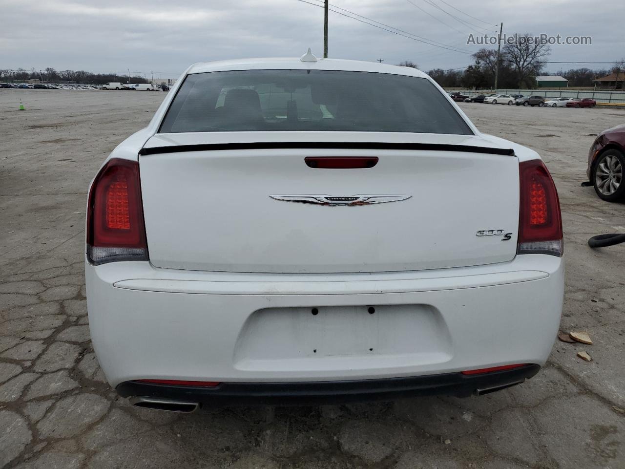 2019 Chrysler 300 S White vin: 2C3CCABG7KH515861