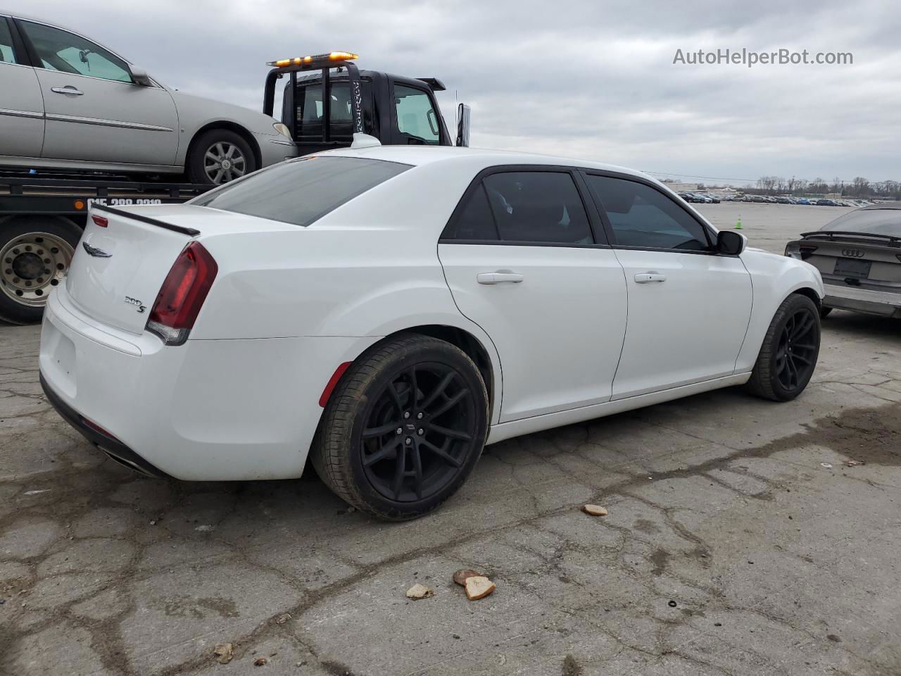 2019 Chrysler 300 S White vin: 2C3CCABG7KH515861