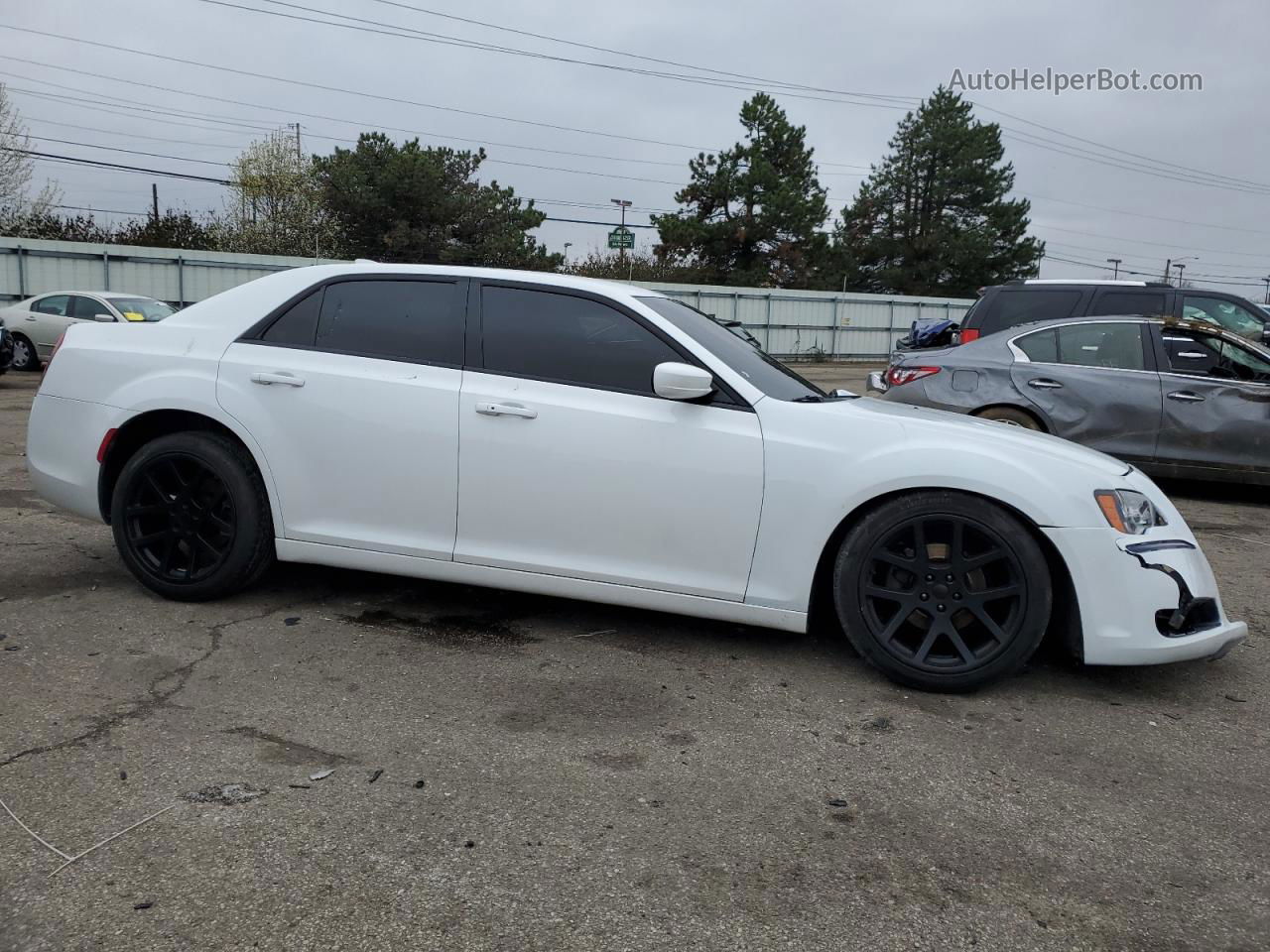 2019 Chrysler 300 S White vin: 2C3CCABG9KH566178