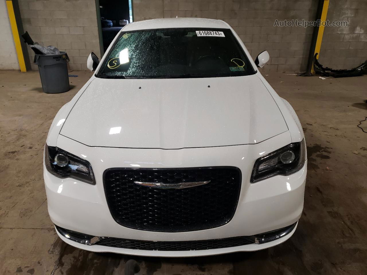 2019 Chrysler 300 S Белый vin: 2C3CCABGXKH555450