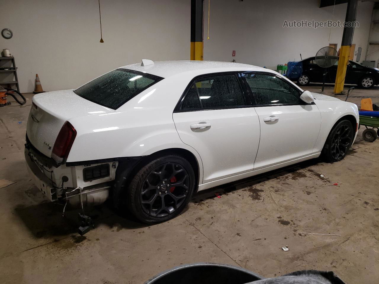 2019 Chrysler 300 S White vin: 2C3CCABGXKH555450