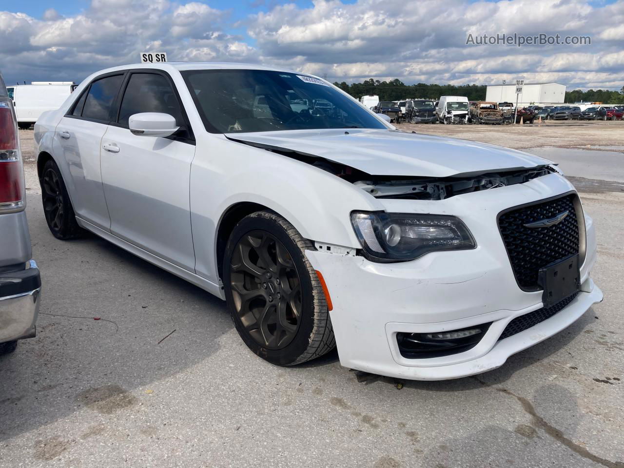 2019 Chrysler 300 S Белый vin: 2C3CCABGXKH564844