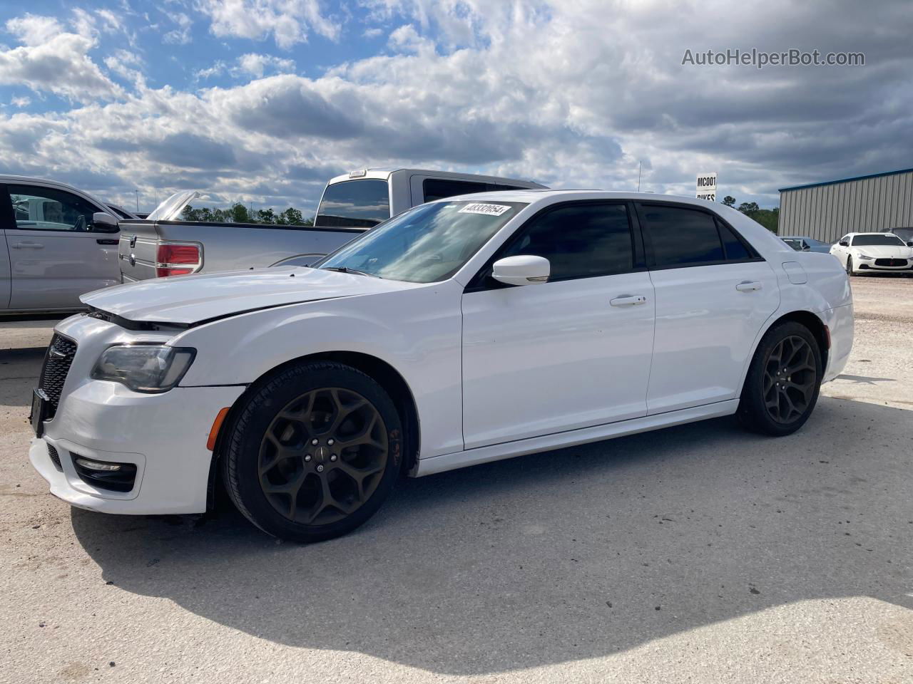 2019 Chrysler 300 S White vin: 2C3CCABGXKH564844