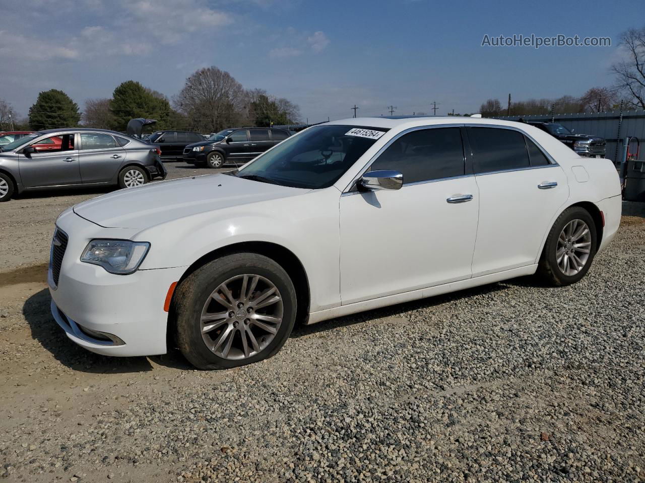 2017 Chrysler 300c  White vin: 2C3CCAEG0HH564761