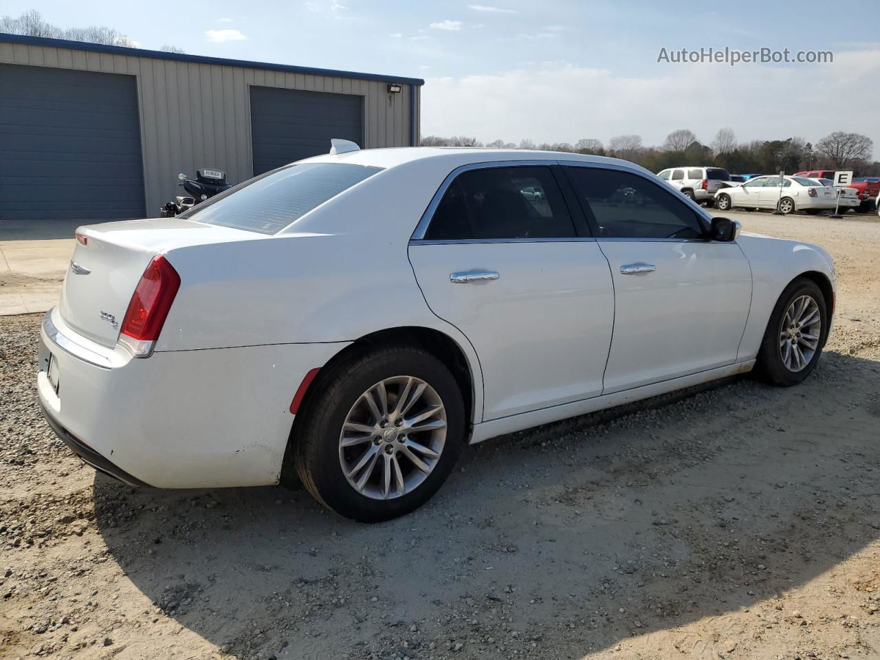 2017 Chrysler 300c  Белый vin: 2C3CCAEG0HH564761