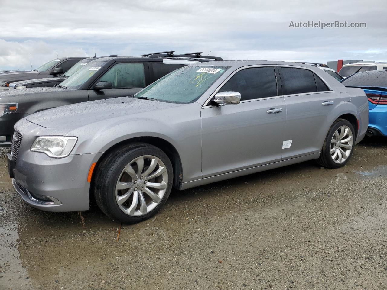 2017 Chrysler 300c  Silver vin: 2C3CCAEG1HH570195