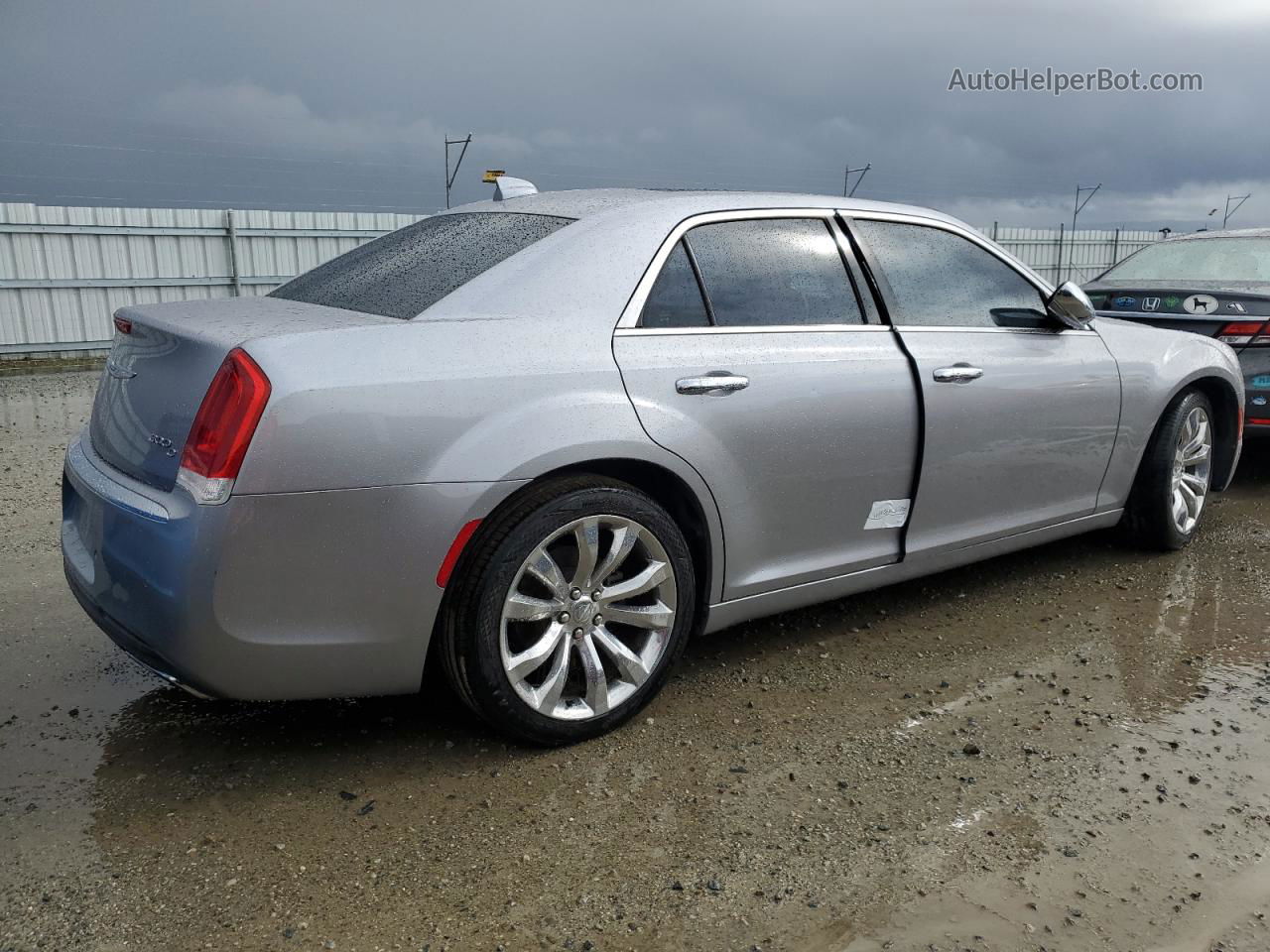 2017 Chrysler 300c  Silver vin: 2C3CCAEG1HH570195