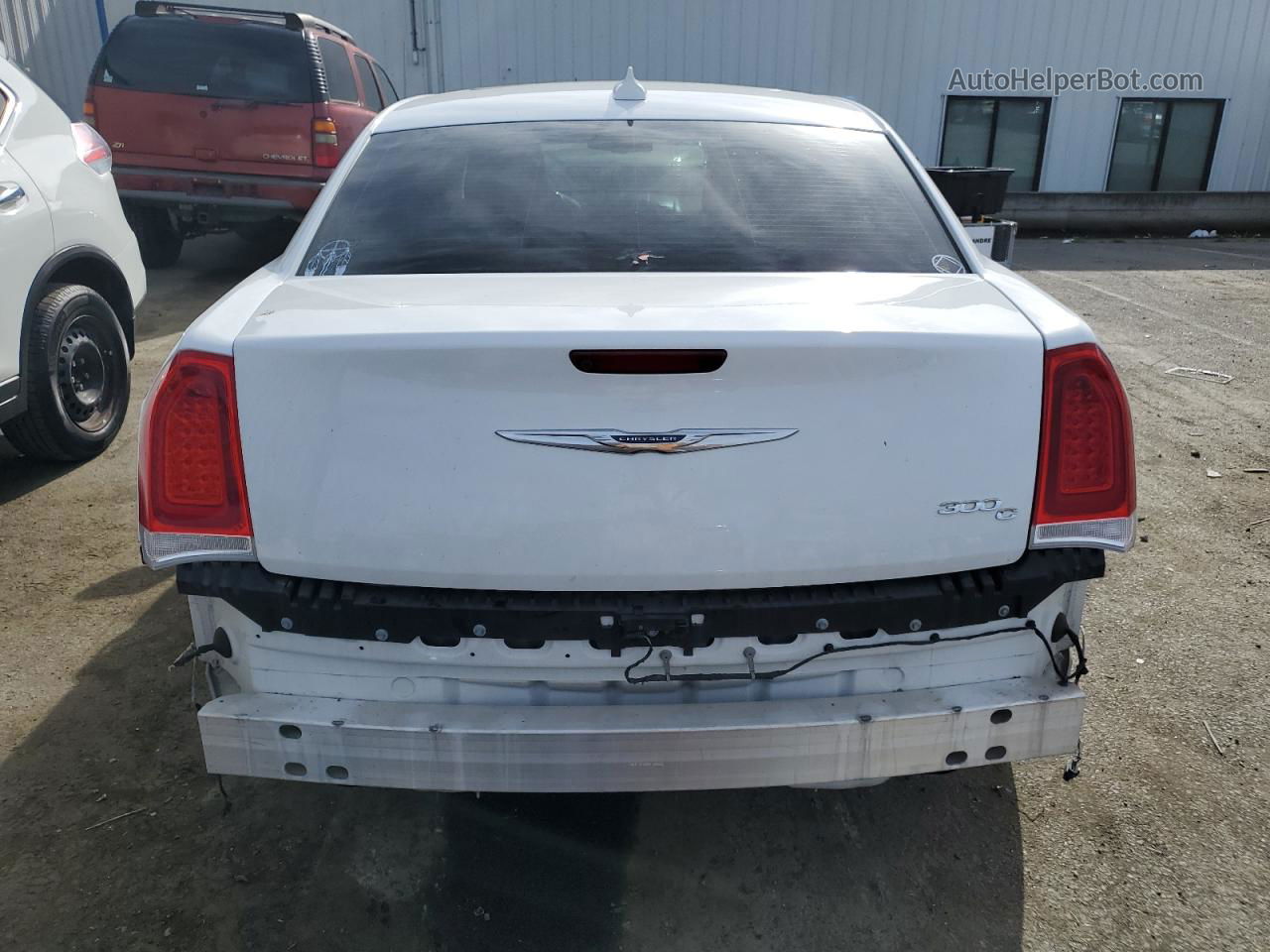 2017 Chrysler 300c  White vin: 2C3CCAEG2HH610168