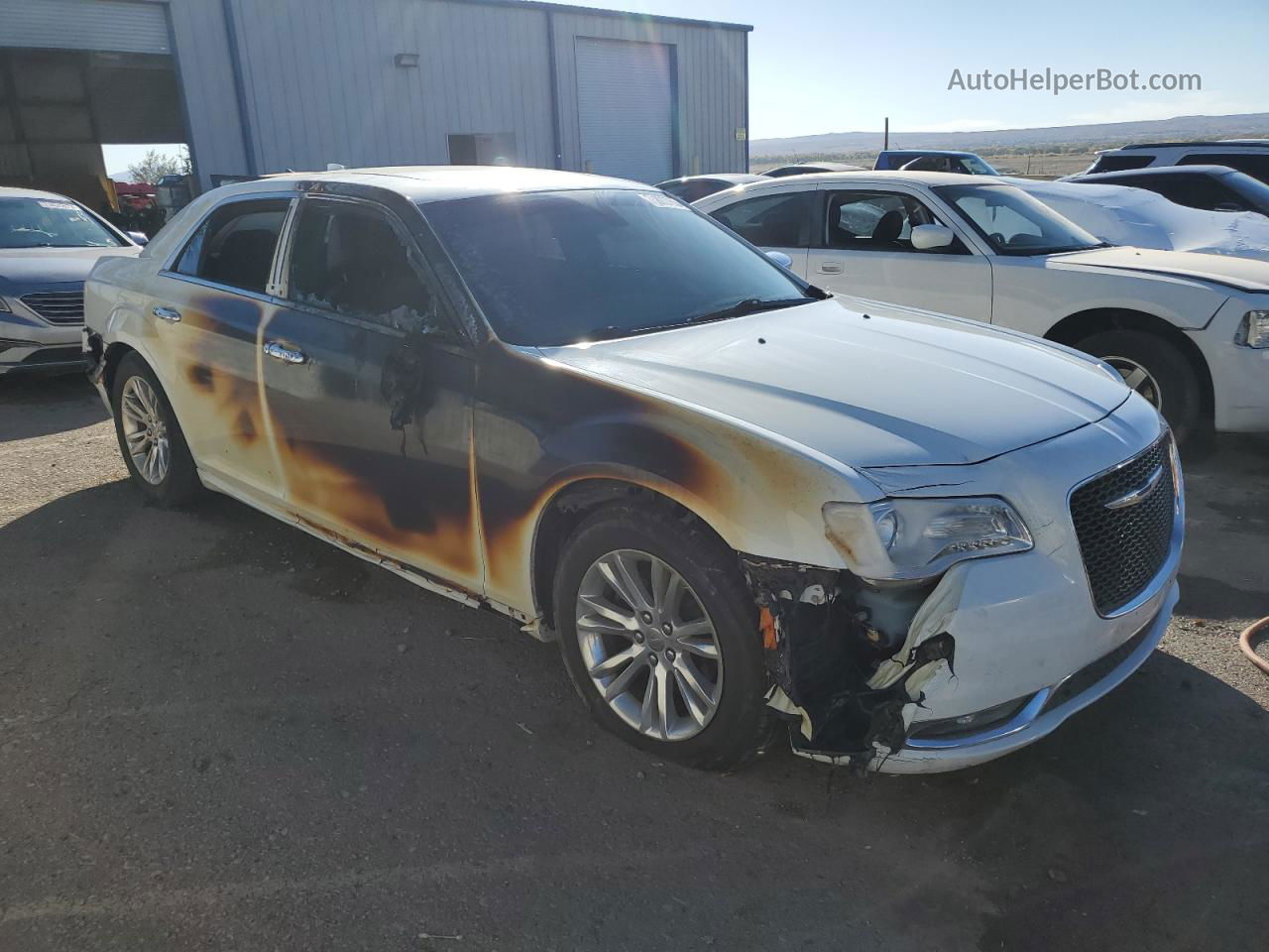 2016 Chrysler 300c  White vin: 2C3CCAEG3GH161324