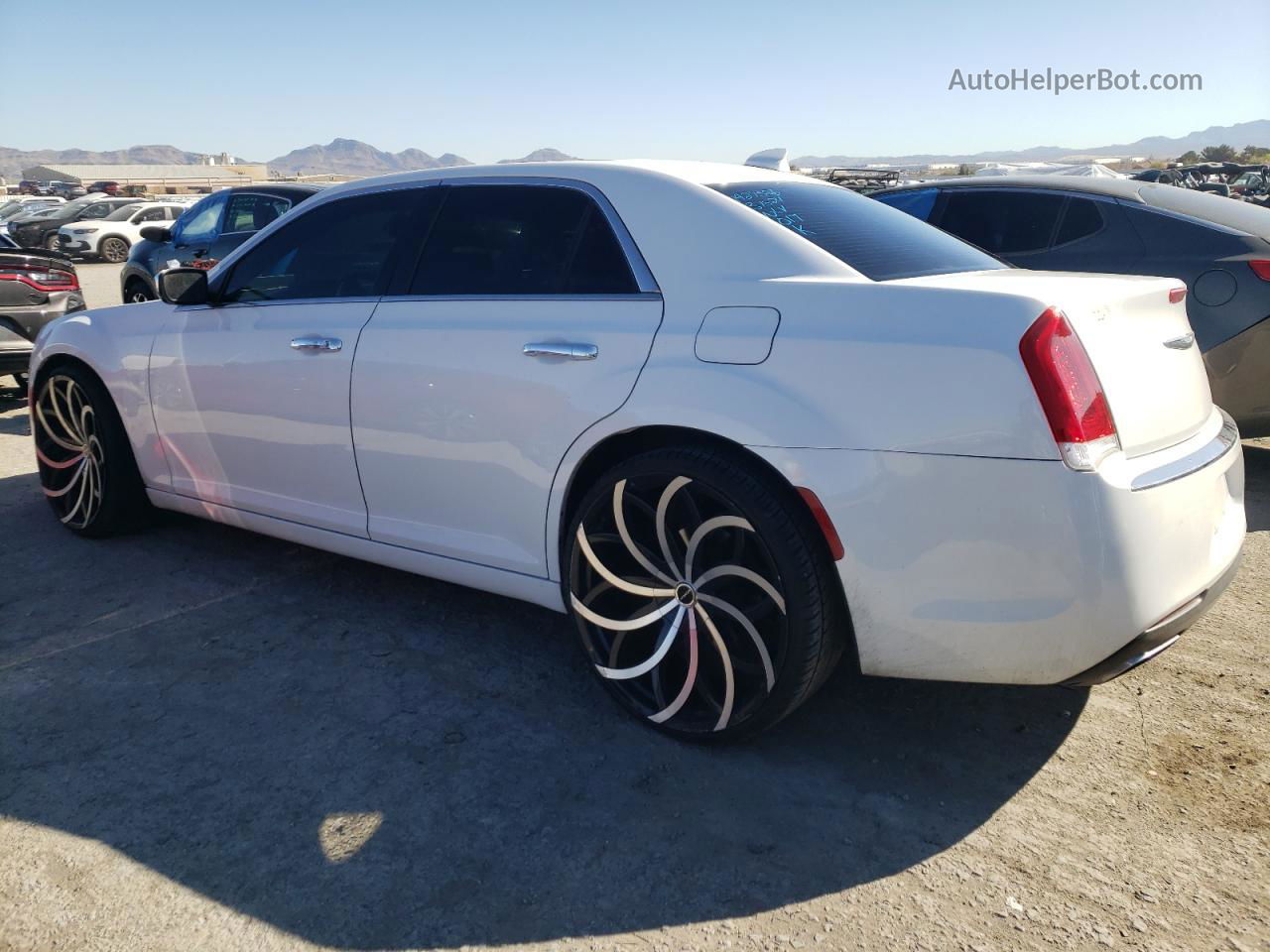 2016 Chrysler 300c  Белый vin: 2C3CCAEG3GH320567